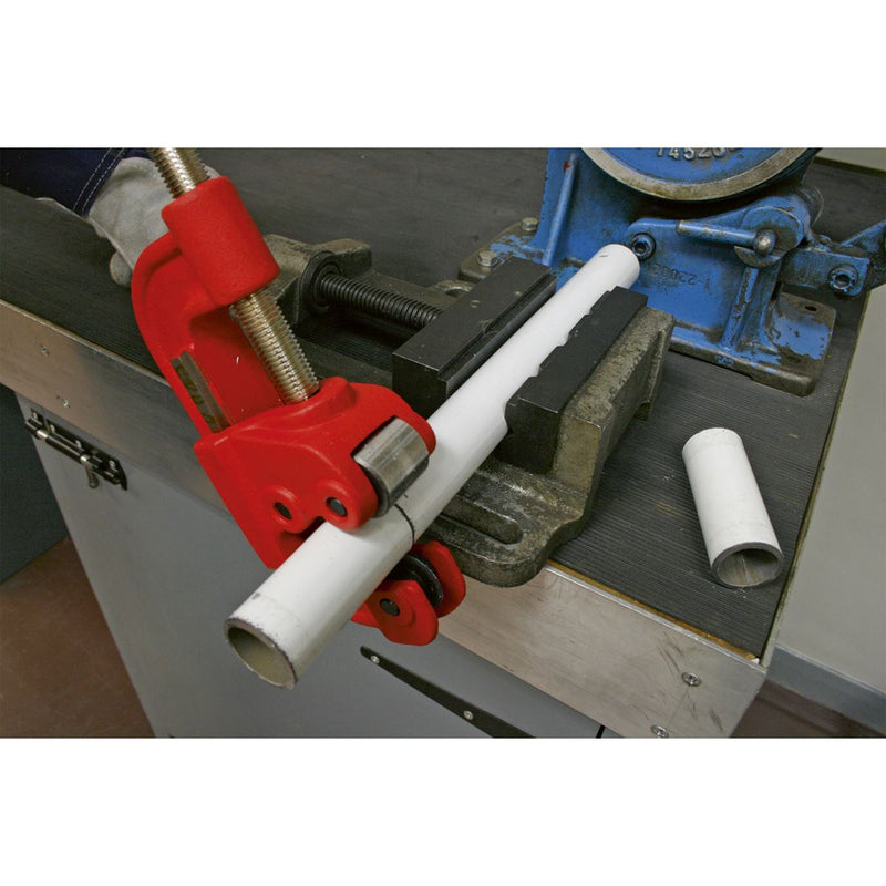 Pipe Cutter �10-50mm Capacity