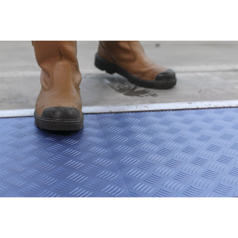 Sealey Vinyl Floor Tile with Peel & Stick Backing - Blue Treadplate Pack of 16 FT1B