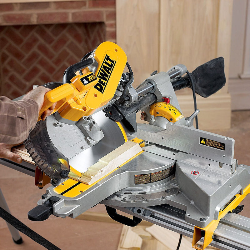 Dewalt Dewalt DWS780 305mm Double Bevel Sliding Compound Mitre Saw with XPS (240V) DWS780-GB