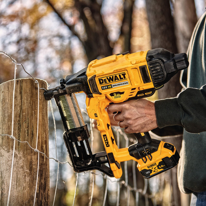 Dewalt Dewalt DCFS950N 18V XR Brushless Fencing Stapler (Body Only) DCFS950N-XJ