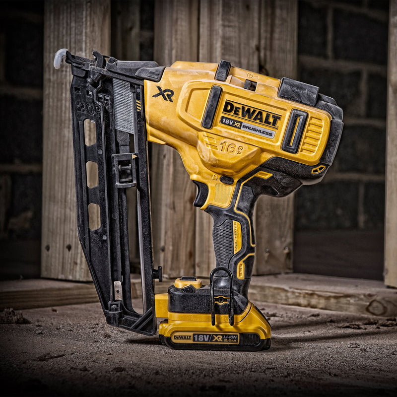 Dewalt Dewalt DCN660N 18V XR Brushless 2nd Fix Nailer 16Ga (Body Only) DCN660N