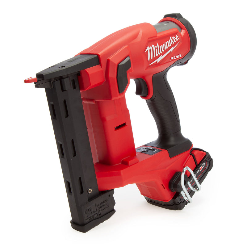 Milwaukee Milwaukee M18 FUEL FNCS18GS-202X Brushless Narrow Crown Stapler (2 x 2.0Ah Batteries) 4933471941