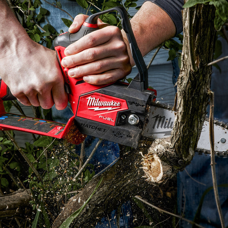 Milwaukee Milwaukee M12 FHS-602X FUEL Hatchet Pruning Saw (2 x 6.0Ah Batteries) 4933472213