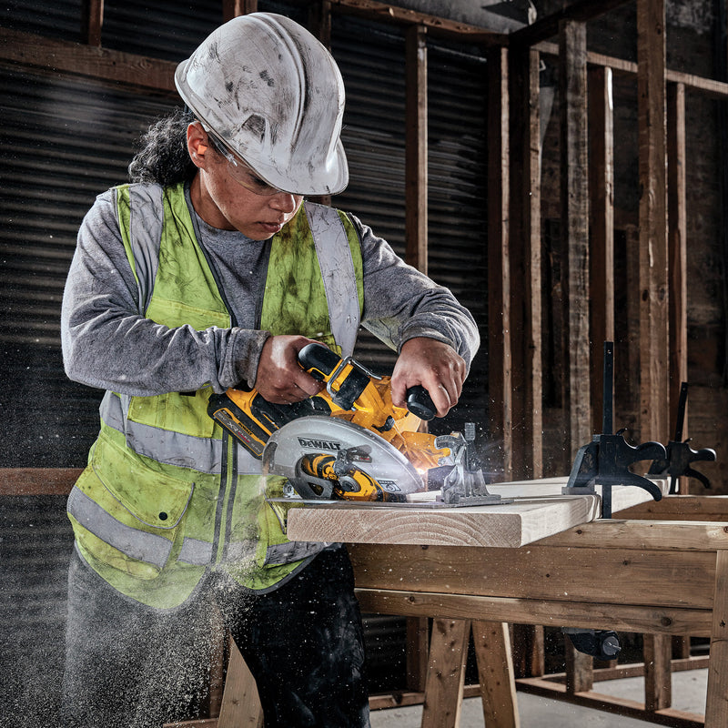 Dewalt Dewalt DCS573T1 18V XR 190mm Circular Saw with FlexVolt Advantage in TSTAK (1 x 6.0Ah Battery) DCS573T1-GB