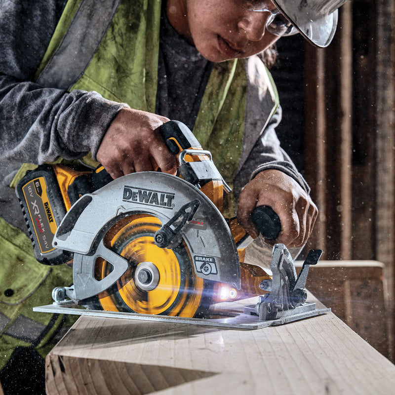 Dewalt Dewalt DCS573T1 18V XR 190mm Circular Saw with FlexVolt Advantage in TSTAK (1 x 6.0Ah Battery) DCS573T1-GB