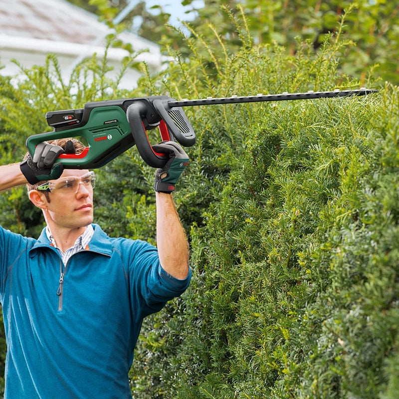 Bosch Bosch UniversalHedgeCut 18V-55 Cordless Hedge Cutter (1 x 2.5Ah Battery) 0600849J70