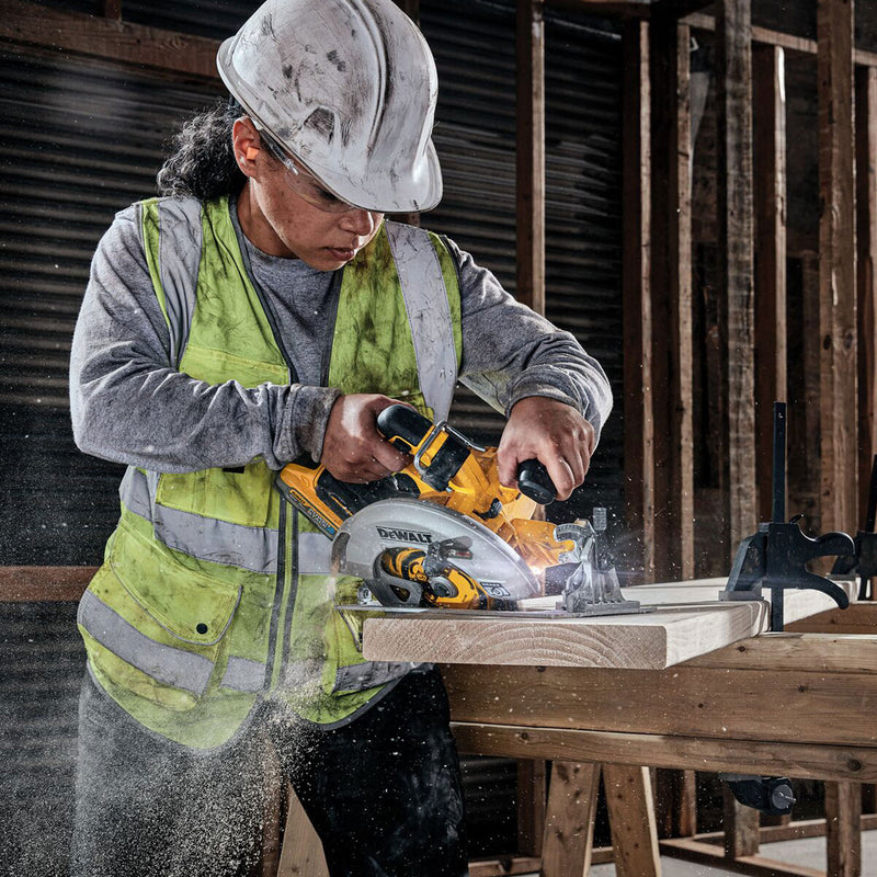 Dewalt Dewalt DCS573H2T 18V XR 190mm Brushless Circular Saw (2 x 5.0Ah Powerstack Batteries) DCS573H2T-GB